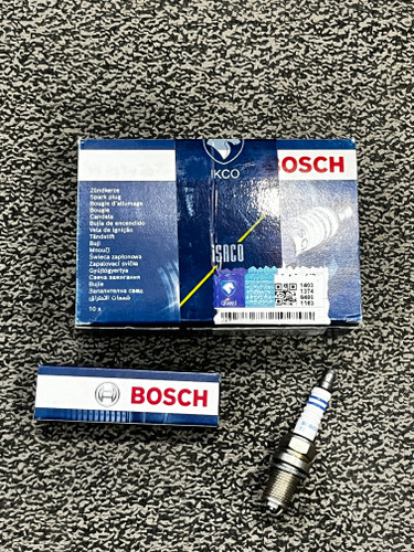 شمع 8+/ تک پلاتین پایه کوتاه بوش BOSCH لیبل ایساکو دست 4 عددی